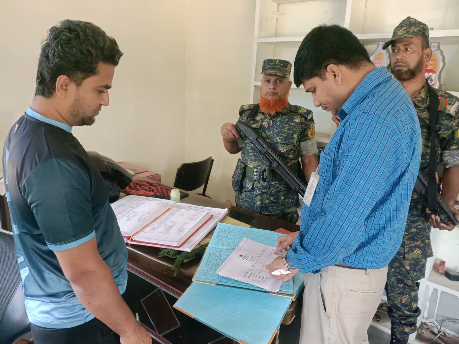 দাগনভুঞার বেকের বাজারে  নকল শিশুখাদ্য বিক্রি ৪ প্রতিষ্ঠানকে জরিমানা 